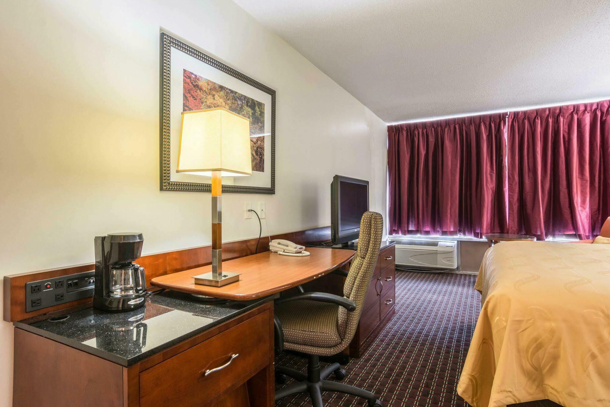 Days Inn By Wyndham Hartsfield Jackson Atlanta Airport West College Park Bagian luar foto
