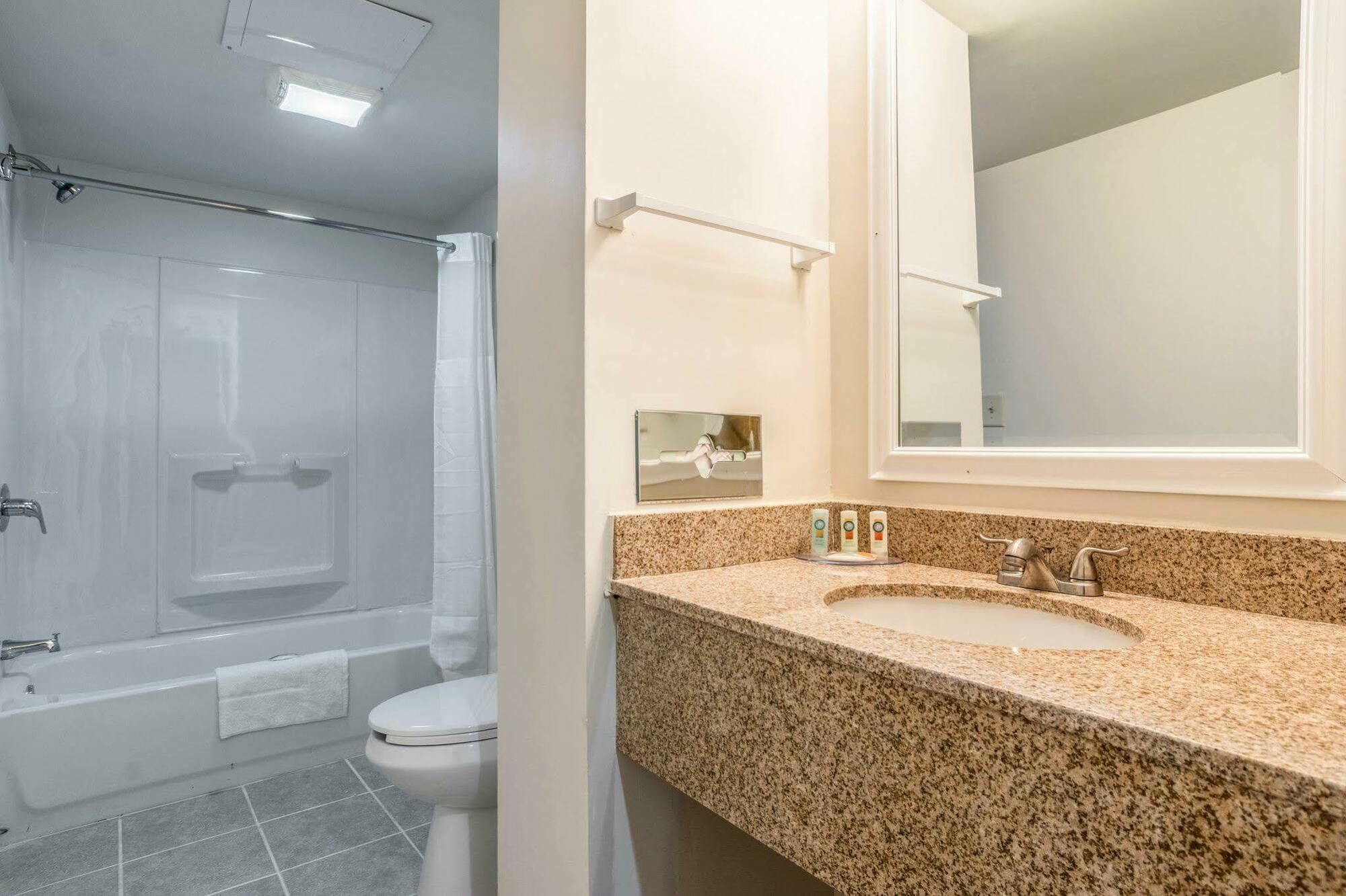 Days Inn By Wyndham Hartsfield Jackson Atlanta Airport West College Park Bagian luar foto